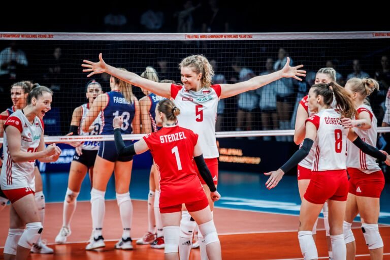 Pure power at the net! Arizona State’s #15 winds up and powers.
